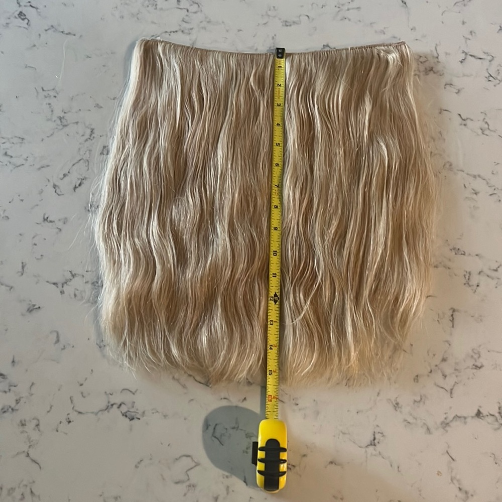 - Halocouture 16” color F112, adjustable fit.